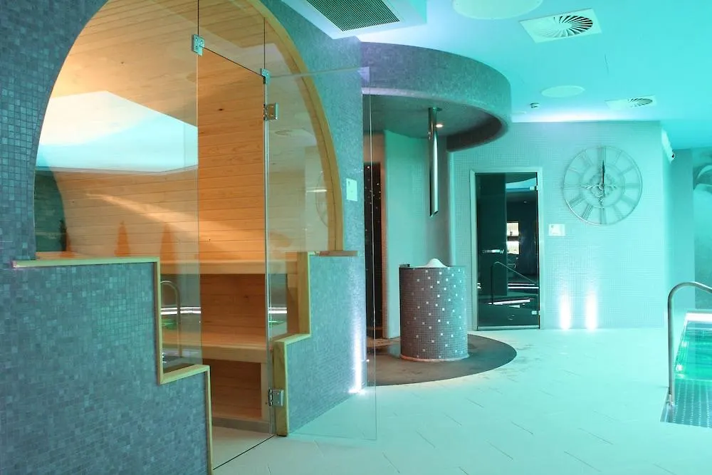 *****  Grand Plaza Hotel & Wellness Andorra la Vella Andorra